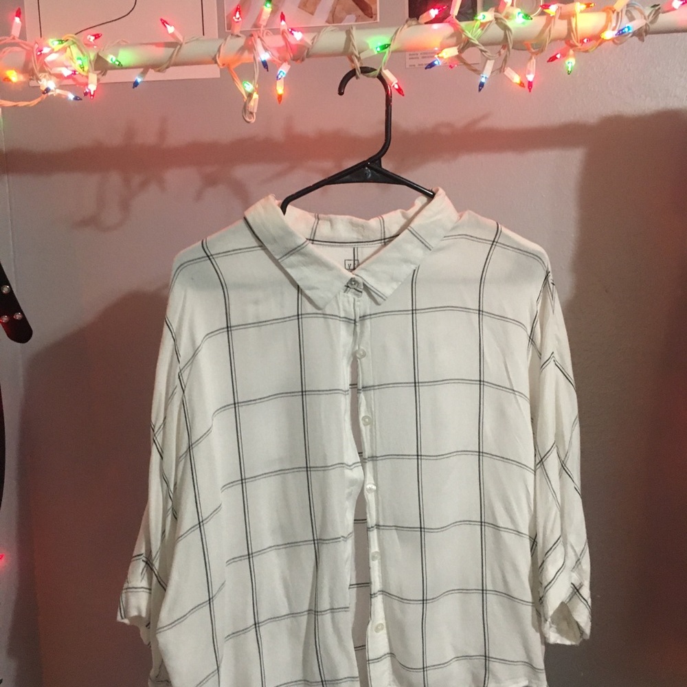 Button down - Picture 2 of 3
